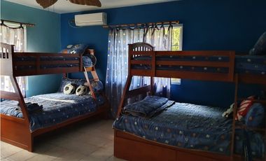 VENTA CASA EN CORONADO CON PISCINA  cv