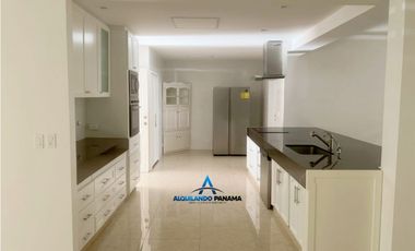 ALQUILER DE CASA EN RESIDENCIAL HOWARD