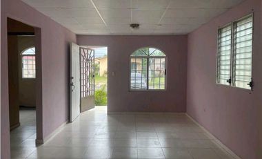SE ALQUILA CASA EN VILLA DEL SOL