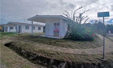 SE VENDE CASA EN VILLA DE LOS SANTOS - AGUA MARINA.