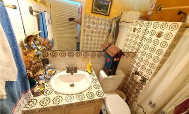 Casa con 2 lotes en Los Angeles Betania # 2155 cvd