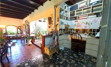 Casa con 2 lotes en Los Angeles Betania # 2155 cvd
