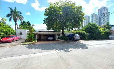 Casa con 2 lotes en Los Angeles Betania # 2155 cvd