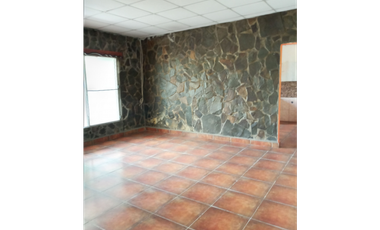 RESIDENCIA BIEN AMPLIA EN TERRENO DE 5 MIL METROS