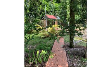 Amplia Residencia ala venta en Santa Marta, Bugaba