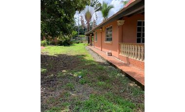 Amplia Residencia ala venta en Santa Marta, Bugaba