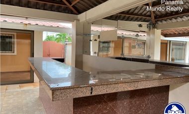 Hermosa vivienda con dos piscinas