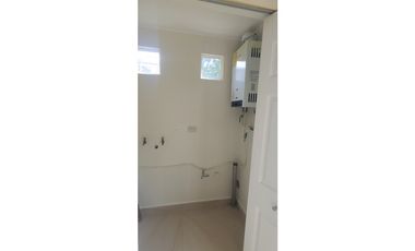En venta casa 2 habitaciones Urb. Arboleda.