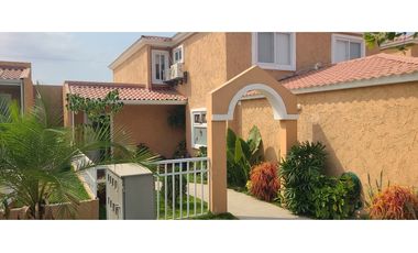 En venta casa de 4 habitaciones urb. Arboleda