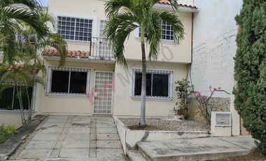 Casa en venta en Fracc Monte Real con recámara en planta baja