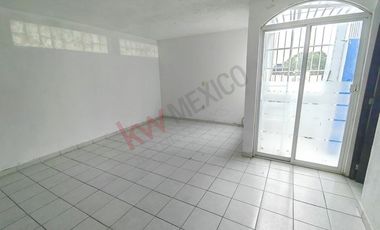 Casa en venta en Fracc Monte Real con recámara en planta baja