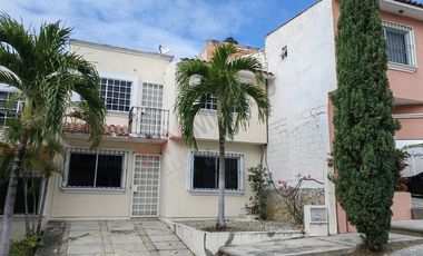 Casa en venta en Fracc Monte Real con recámara en planta baja