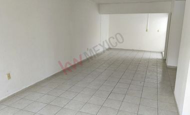 Casa en venta en Fracc Monte Real con recámara en planta baja