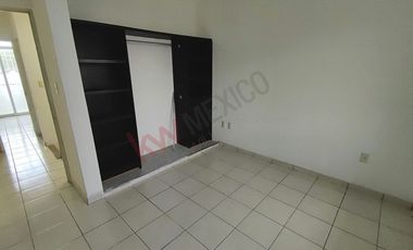 Casa en venta en Fracc Monte Real con recámara en planta baja