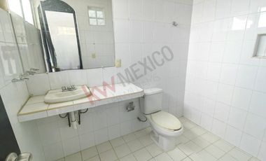 Casa en venta en Fracc Monte Real con recámara en planta baja