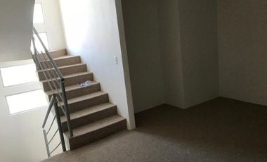 CASA EN VENTA EN PUERTA DEL SOL!