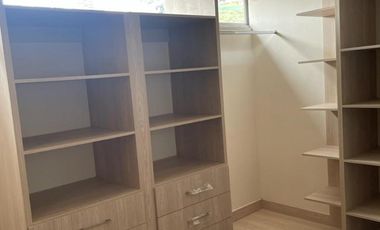 CASA EN VENTA EN PUERTA DEL SOL!