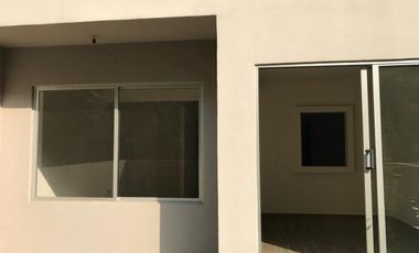 CASA EN VENTA EN PUERTA DEL SOL!