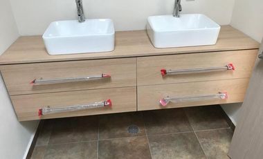 CASA EN VENTA EN PUERTA DEL SOL!