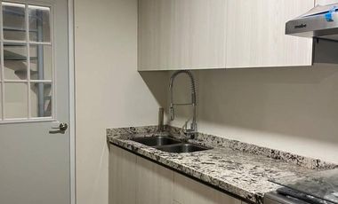 CASA EN VENTA EN PUERTA DEL SOL!