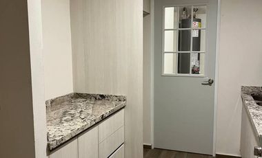 CASA EN VENTA EN PUERTA DEL SOL!