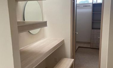 CASA EN VENTA EN PUERTA DEL SOL!