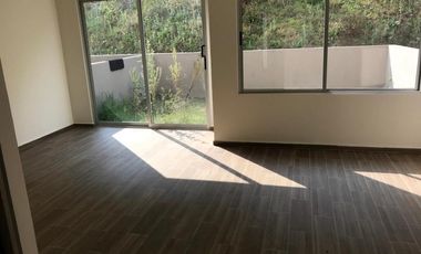 CASA EN VENTA EN PUERTA DEL SOL!