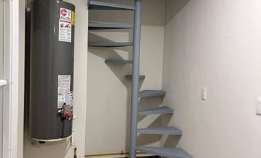 CASA EN VENTA EN PUERTA DEL SOL!