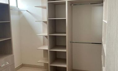 CASA EN VENTA EN PUERTA DEL SOL!