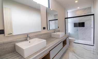 CASA NUEVA EN RESIDENCIAL VIA CUMBRES EN VENTA EN CANCUN COLDWELL BANKER