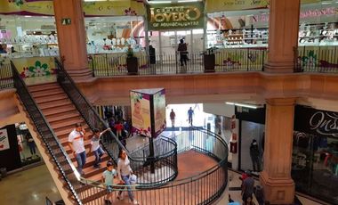 Local en PB en venta en Plaza Patria