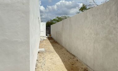 Casa en Preventa con Paneles Solares ,Merida , Una Planta/Alberca/3 Habitaciones