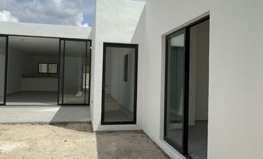 Casa en Preventa con Paneles Solares ,Merida , Una Planta/Alberca/3 Habitaciones