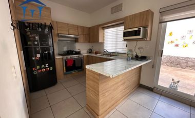 Casa en venta por la UVM (Tracia II)