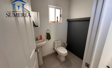 Casa en venta por la UVM (Tracia II)