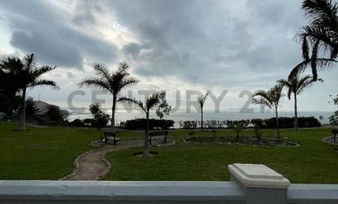 SE ALQUILA CASA FRENTE AL MALECON EN CHORRILLOS