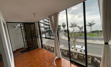 SE ALQUILA CASA FRENTE AL MALECON EN CHORRILLOS