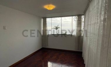 SE ALQUILA CASA FRENTE AL MALECON EN CHORRILLOS