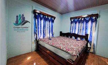 VENDO CASA DE 5 HABITACIONES DE ESQUINA