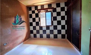 VENDO CASA DE 5 HABITACIONES DE ESQUINA