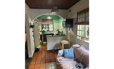 QUINTA EN HOSTERIA CON AMPLIO LOTE!!