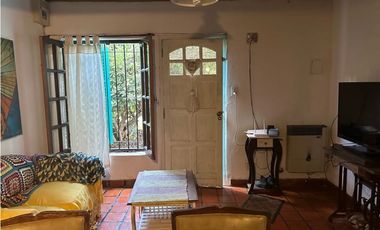 QUINTA EN HOSTERIA CON AMPLIO LOTE!!