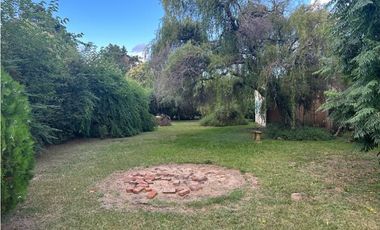 QUINTA EN HOSTERIA CON AMPLIO LOTE!!