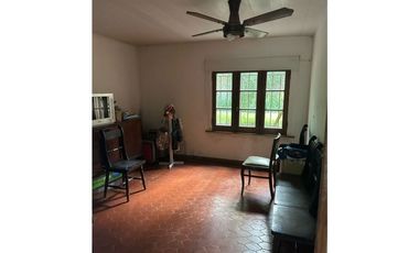 QUINTA EN HOSTERIA CON AMPLIO LOTE!!