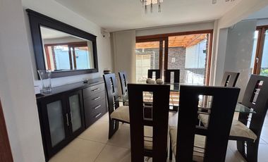 VENDO CASA - 3 DORMITORIOS - CUMBAYA TANDA - SALA DE ESTAR