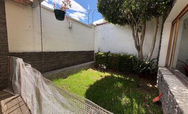 VENDO CASA - 3 DORMITORIOS - CUMBAYA TANDA - SALA DE ESTAR