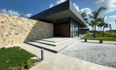 Casa en venta de 3 habitaciones en privada residencial en Conkal, Yucatán.