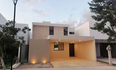 Casa en venta de 3 habitaciones en privada residencial en Conkal, Yucatán.