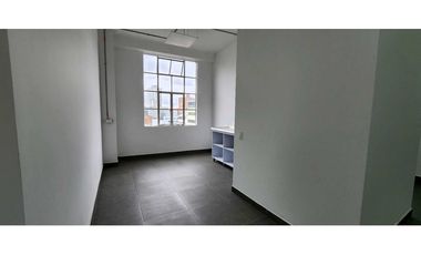ARRIENDO OFICINA 325M2 REMODELADA CHAPINERO