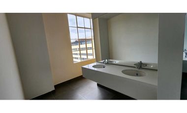 ARRIENDO OFICINA 325M2 REMODELADA CHAPINERO